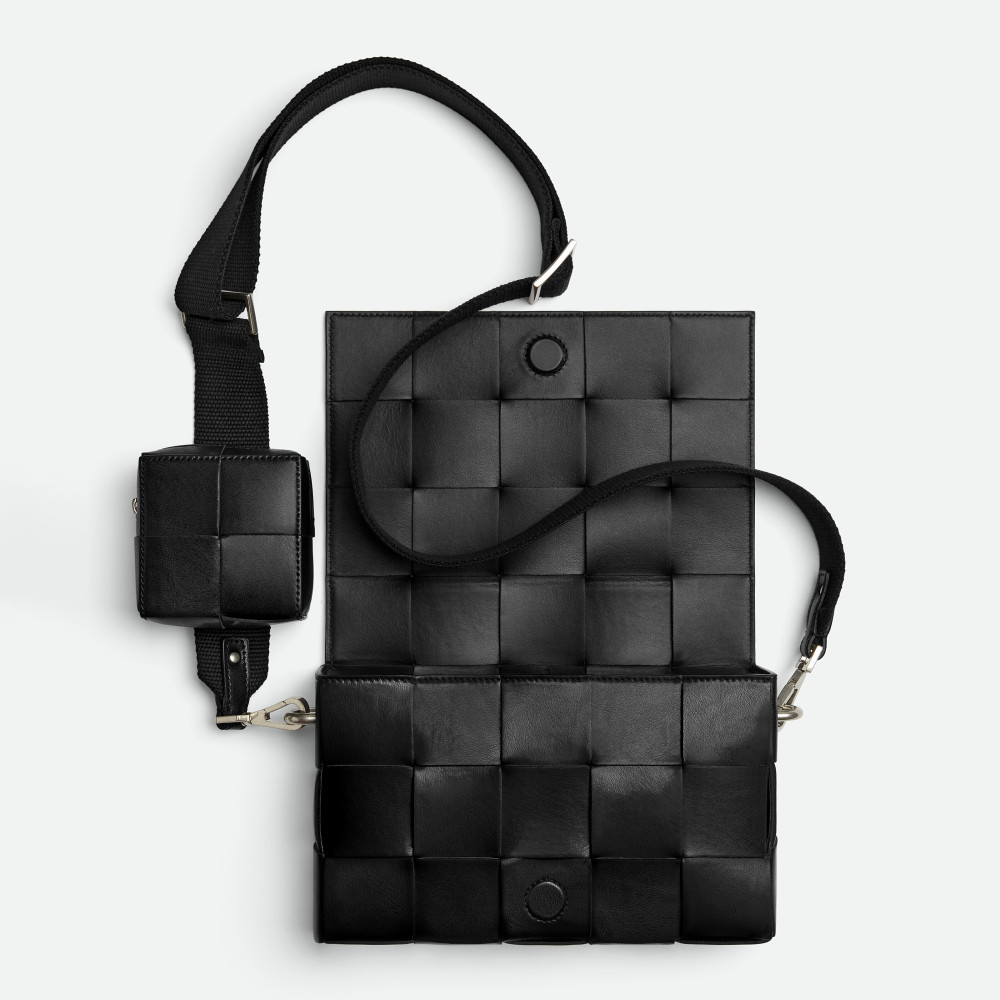 Cassette With Versatile Strap Cassette With Versatile Strap
