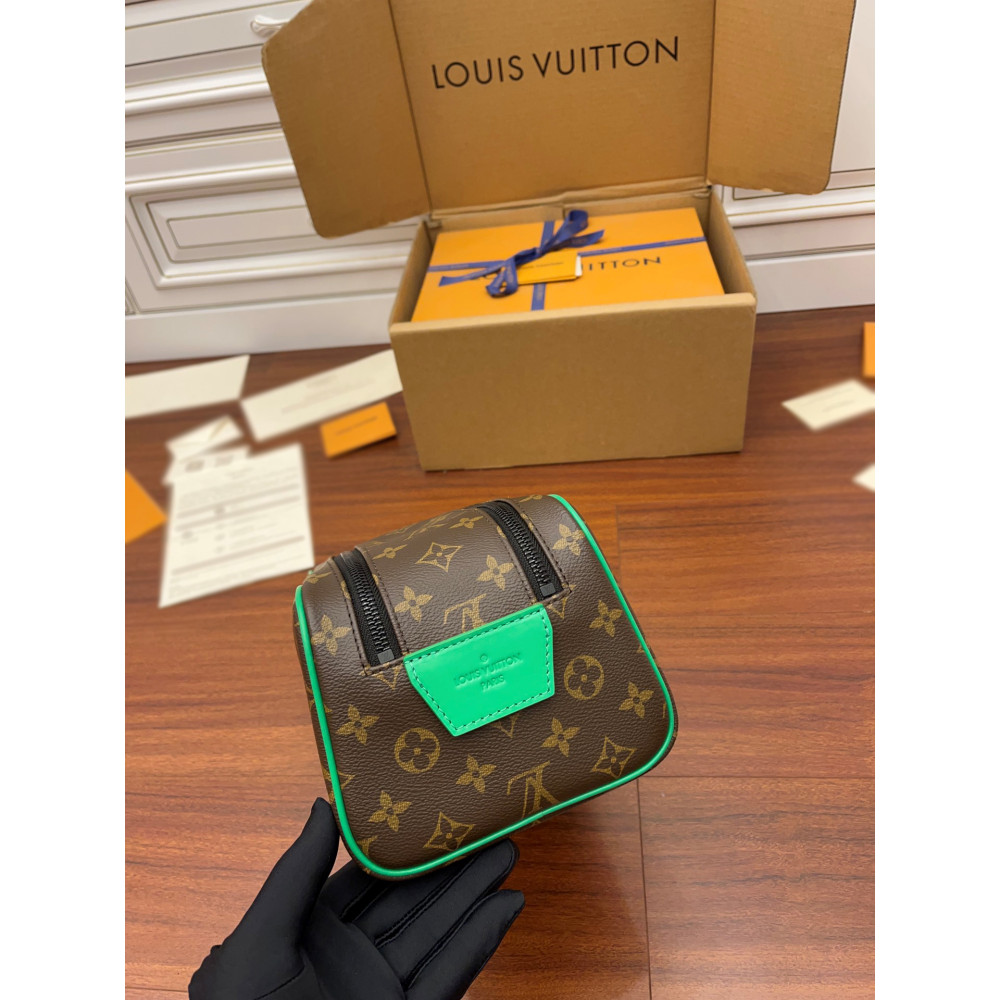 Dopp Kit Toilet Pouch Dopp Kit Toilet Pouch