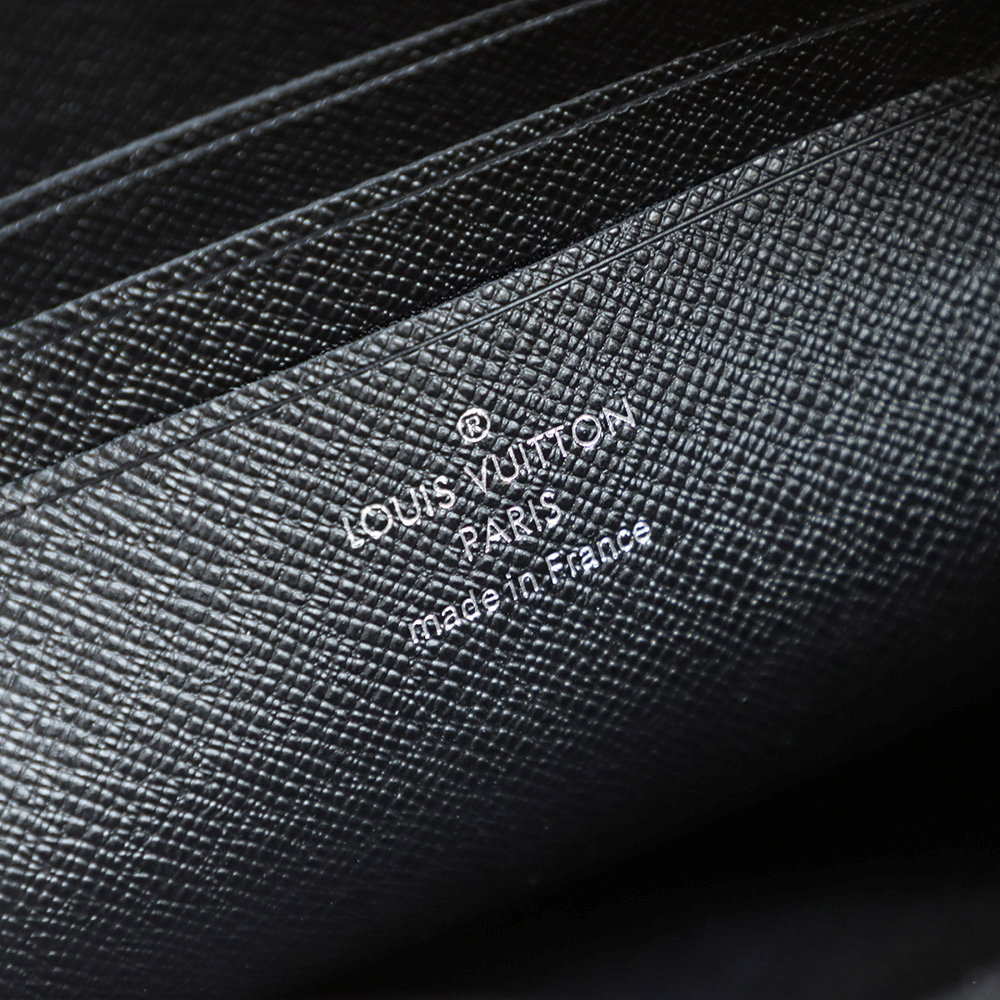 Christopher Wearable Wallet Christopher Wearable Wallet