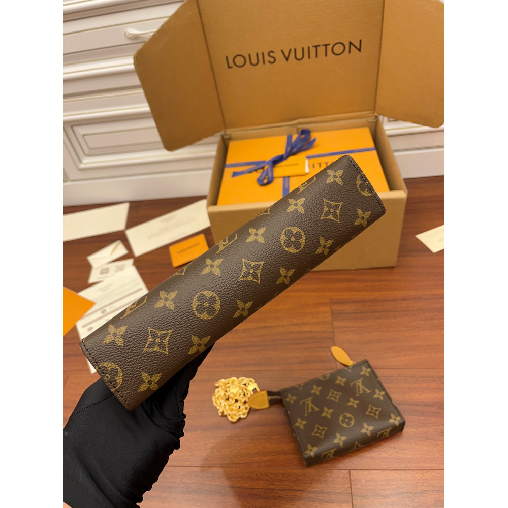 Toiletry Pouch On Chain Toiletry Pouch On Chain
