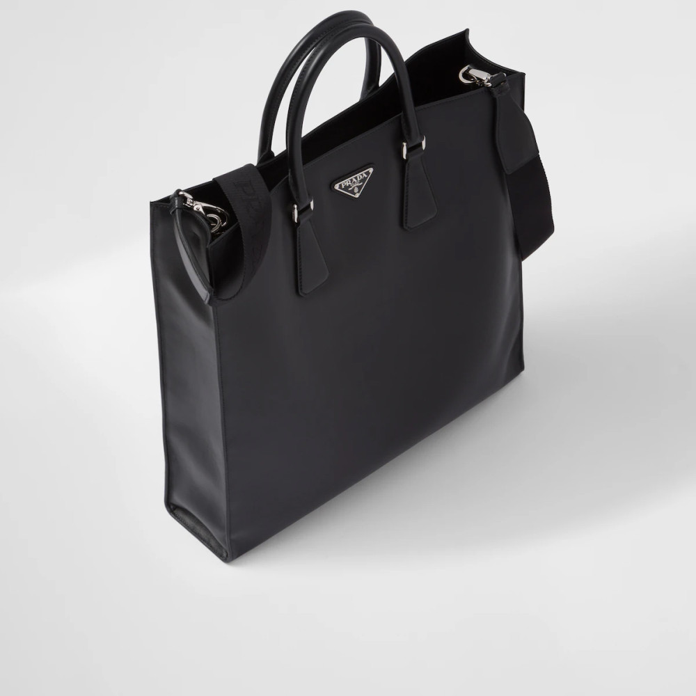 Leather tote bag with shoulder strap Leather tote bag with shoulder strap