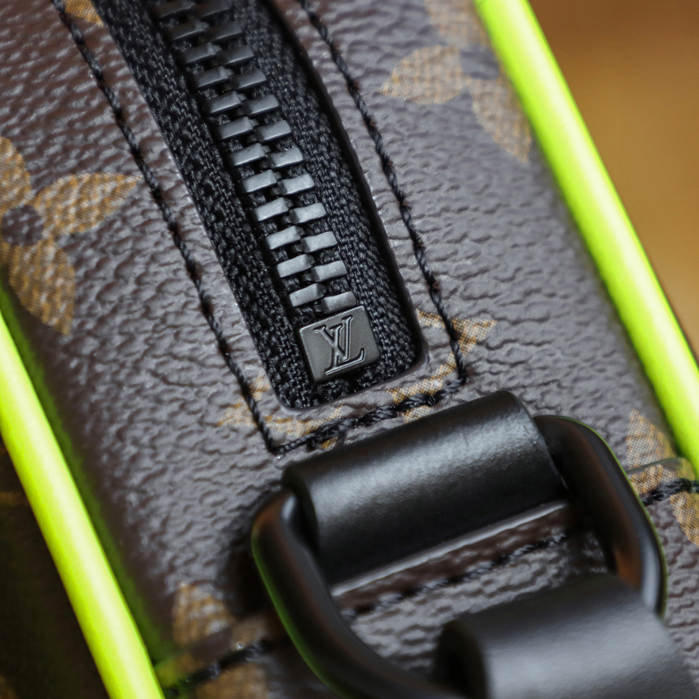 Christopher Wearable Wallet Christopher Wearable Wallet