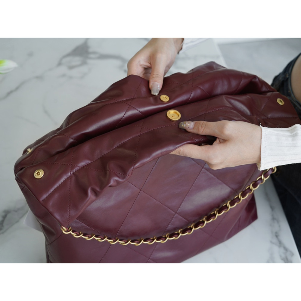 CHANEL 22 MEDIUM BAG
