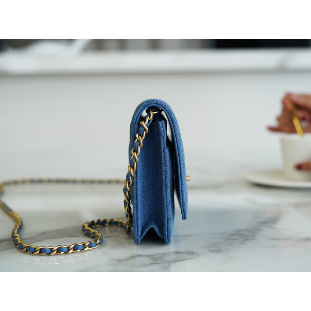 CHANEL PEARL CRUSH WALLET ON CHAIN CHANEL PEARL CRUSH WALLET ON CHAIN