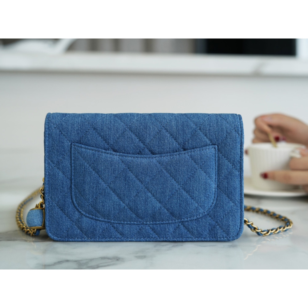 CHANEL PEARL CRUSH WALLET ON CHAIN CHANEL PEARL CRUSH WALLET ON CHAIN