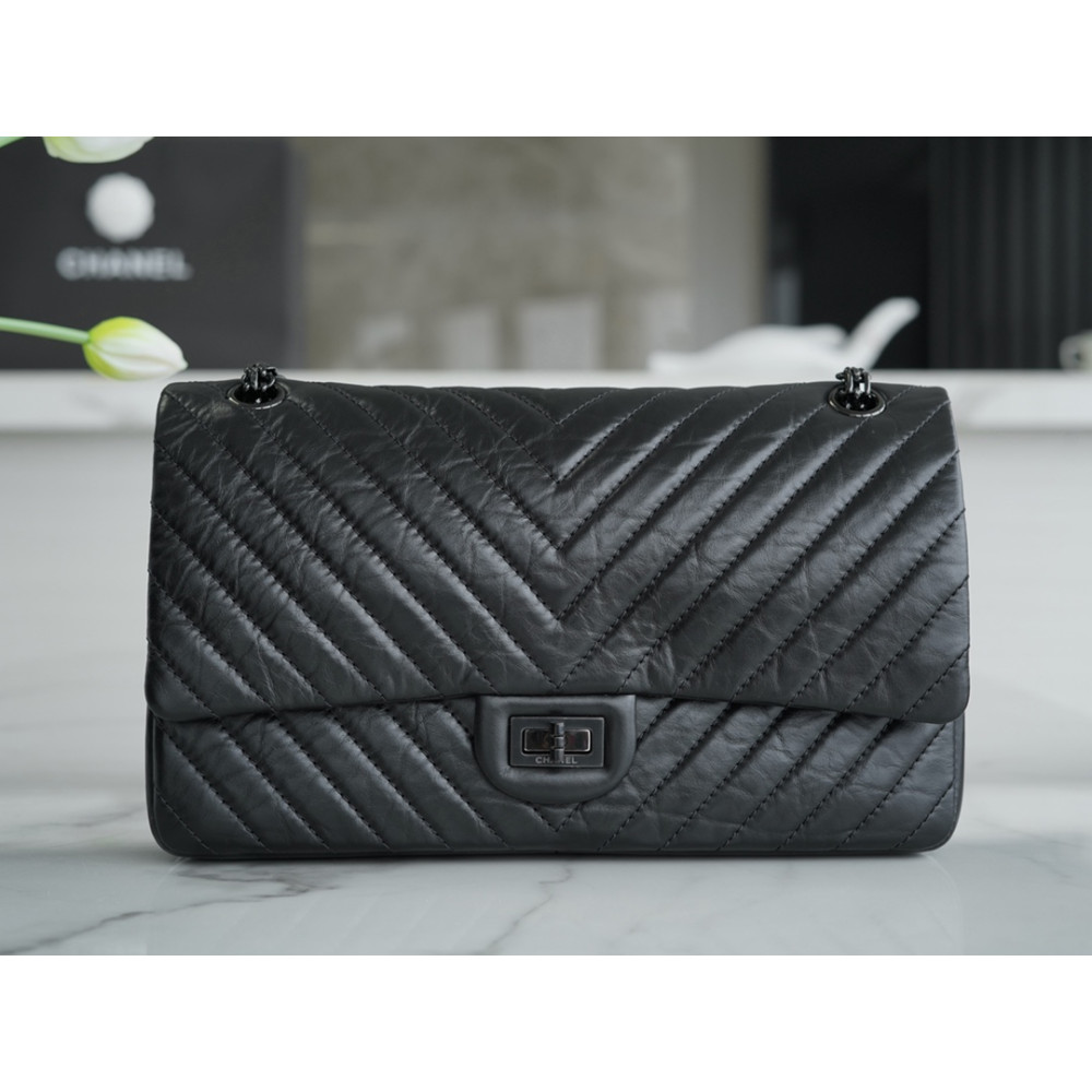 CHANEL LARGE 2.55 REISSUE 225 FLAP BAG CHANEL LARGE 2.55 REISSUE 225 FLAP BAG