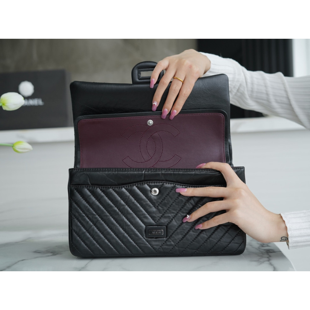 CHANEL LARGE 2.55 REISSUE 225 FLAP BAG CHANEL LARGE 2.55 REISSUE 225 FLAP BAG