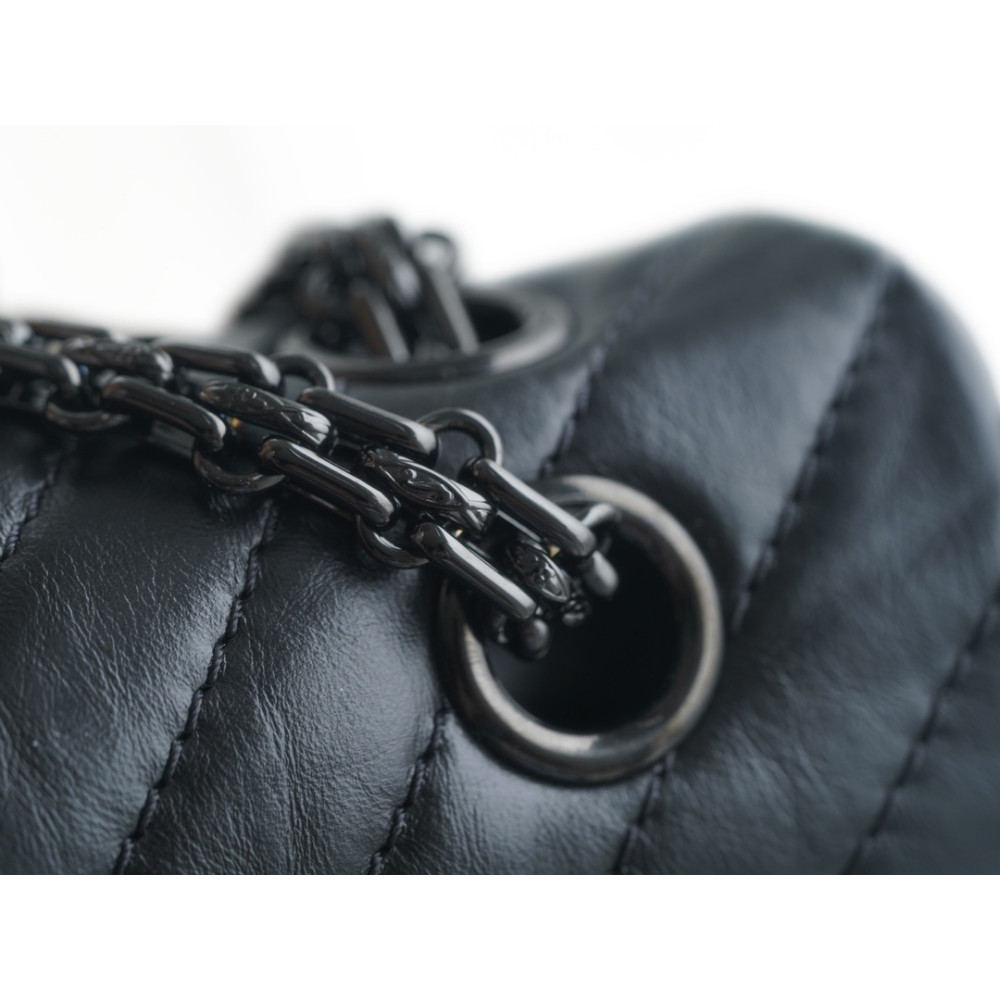 CHANEL LARGE 2.55 REISSUE 225 FLAP BAG CHANEL LARGE 2.55 REISSUE 225 FLAP BAG