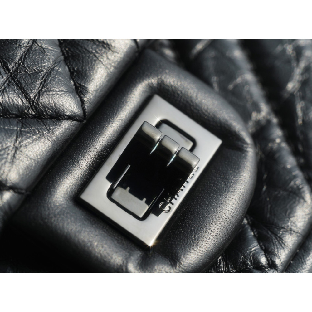 CHANEL 2.55 REISSUE 225 FLAP BAG