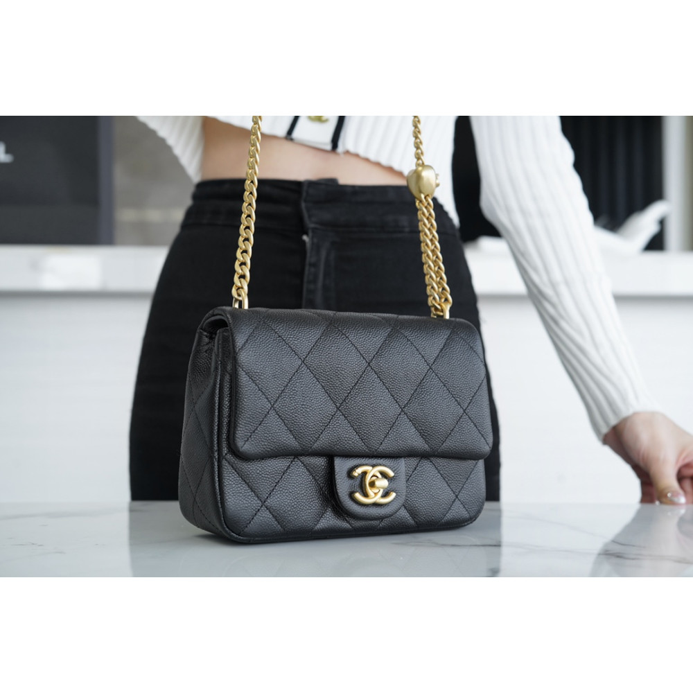 CHANEL LARGE SWEETHEART FLAP BAG