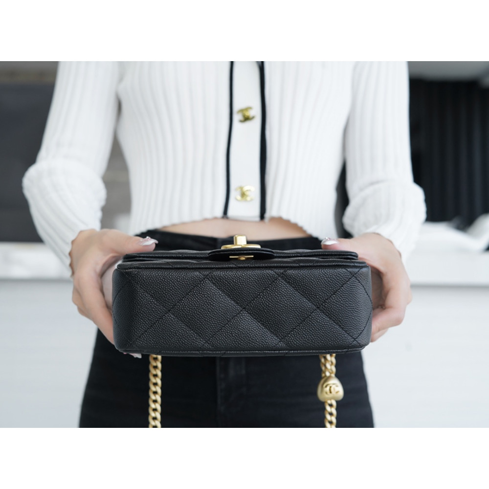 CHANEL LARGE SWEETHEART FLAP BAG