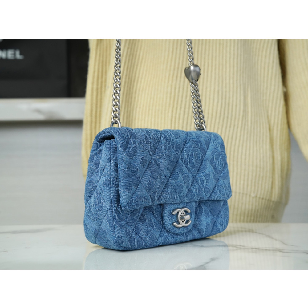 CHANEL SWEETHEART FLAP BAG CHANEL SWEETHEART FLAP BAG