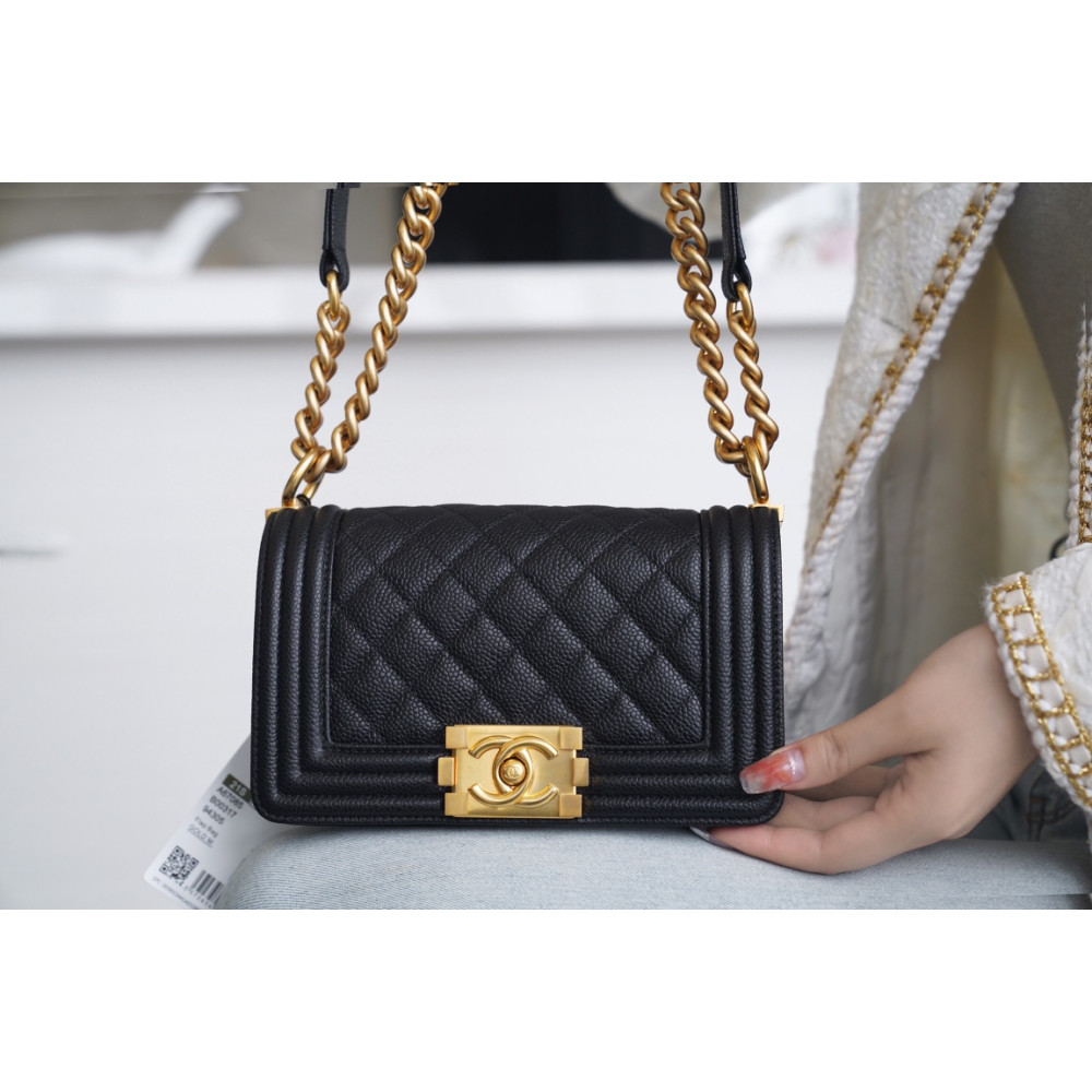 CHANEL SMALL BOY FLAP BAG CHANEL SMALL BOY FLAP BAG
