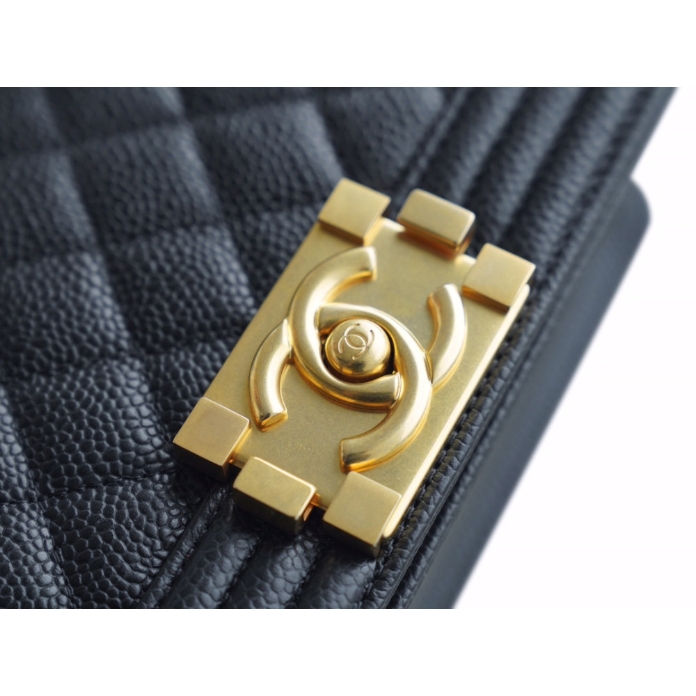 CHANEL SMALL BOY FLAP BAG CHANEL SMALL BOY FLAP BAG