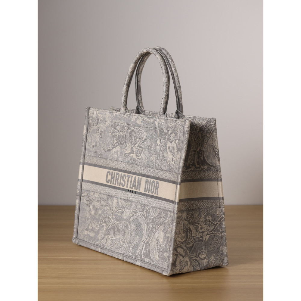 LARGE DIOR BOOK TOTE