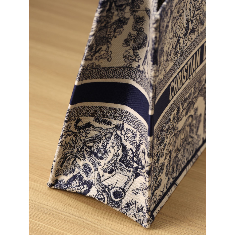 LARGE DIOR BOOK TOTE