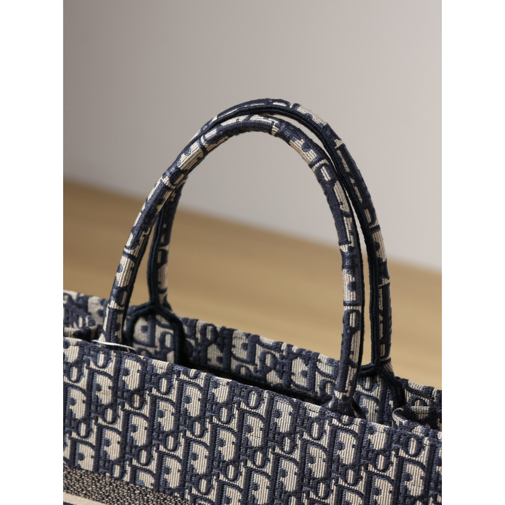 MEDIUM DIOR BOOK TOTE MEDIUM DIOR BOOK TOTE