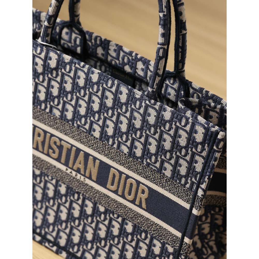 MEDIUM DIOR BOOK TOTE MEDIUM DIOR BOOK TOTE