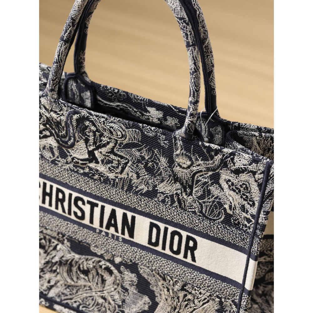 MEDIUM DIOR BOOK TOTE MEDIUM DIOR BOOK TOTE