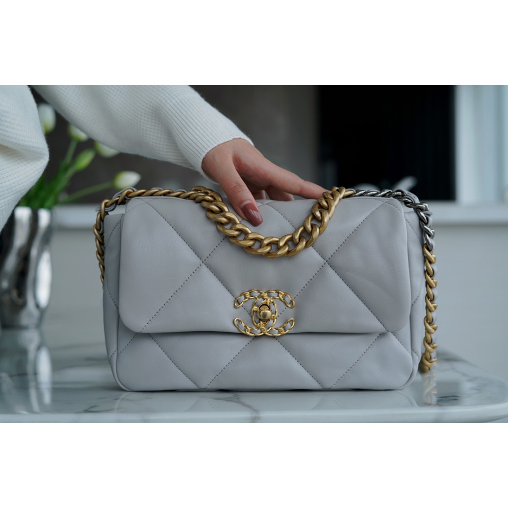 CHANEL SMALL 19 FLAP BAG CHANEL SMALL 19 FLAP BAG
