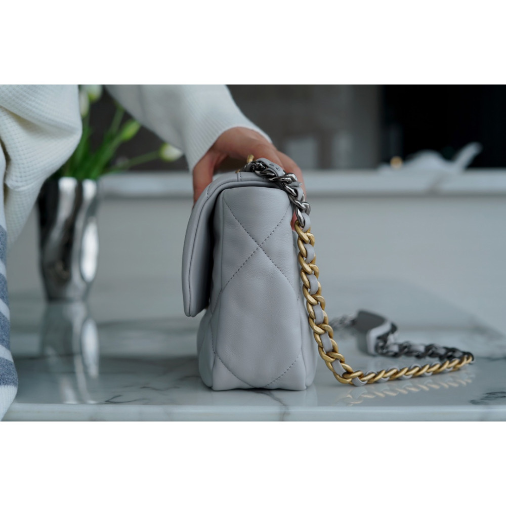 CHANEL SMALL 19 FLAP BAG CHANEL SMALL 19 FLAP BAG