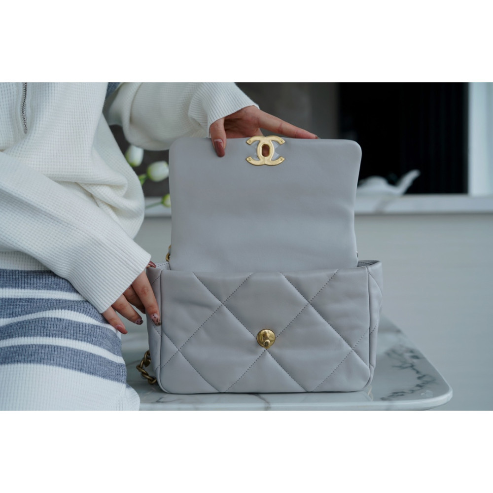 CHANEL SMALL 19 FLAP BAG CHANEL SMALL 19 FLAP BAG