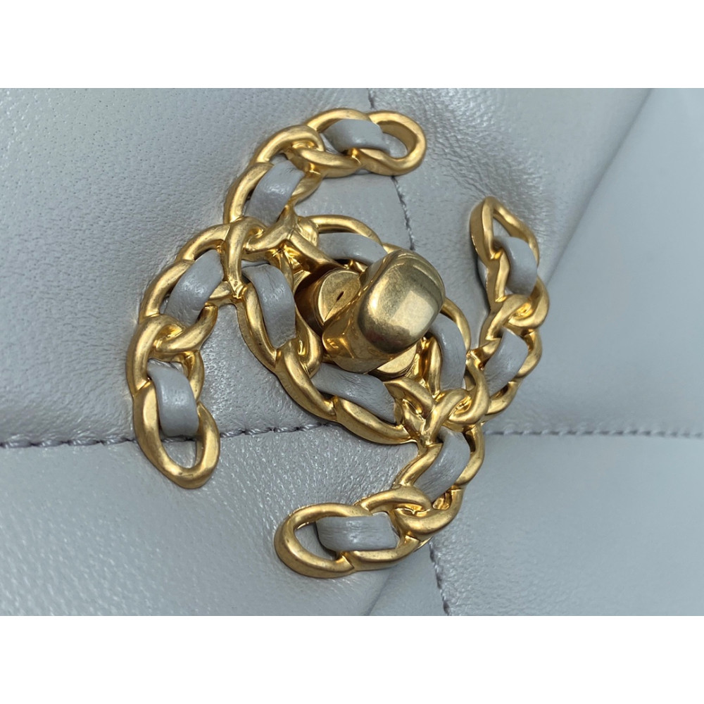 CHANEL SMALL 19 FLAP BAG CHANEL SMALL 19 FLAP BAG