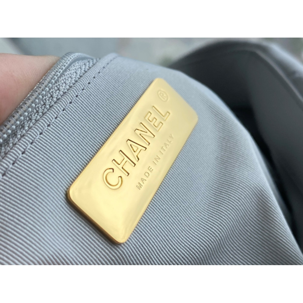 CHANEL SMALL 19 FLAP BAG CHANEL SMALL 19 FLAP BAG