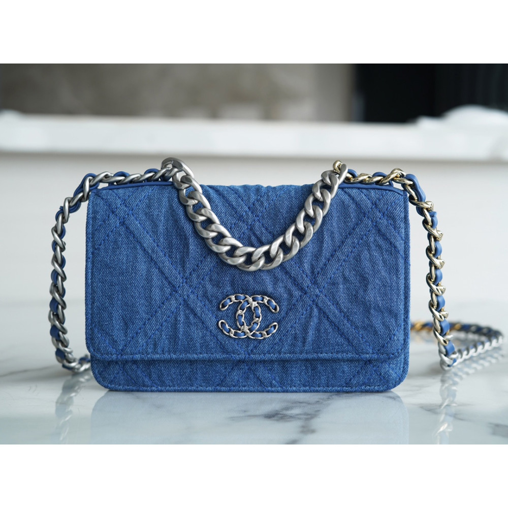 CHANEL SMALL 19 FLAP BAG CHANEL SMALL 19 FLAP BAG