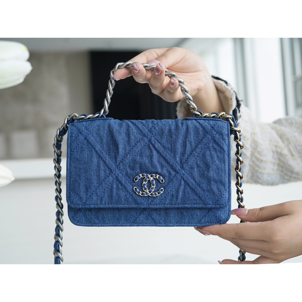 CHANEL SMALL 19 FLAP BAG CHANEL SMALL 19 FLAP BAG