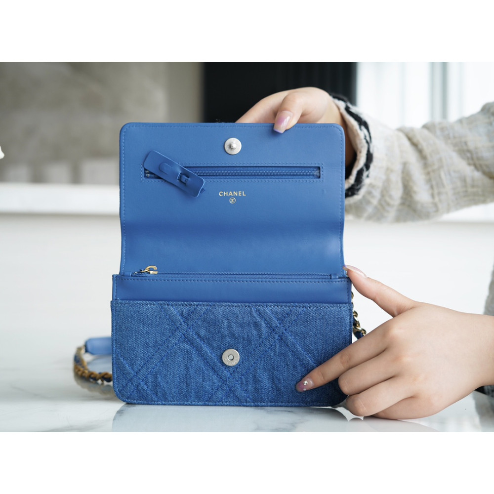CHANEL SMALL 19 FLAP BAG CHANEL SMALL 19 FLAP BAG