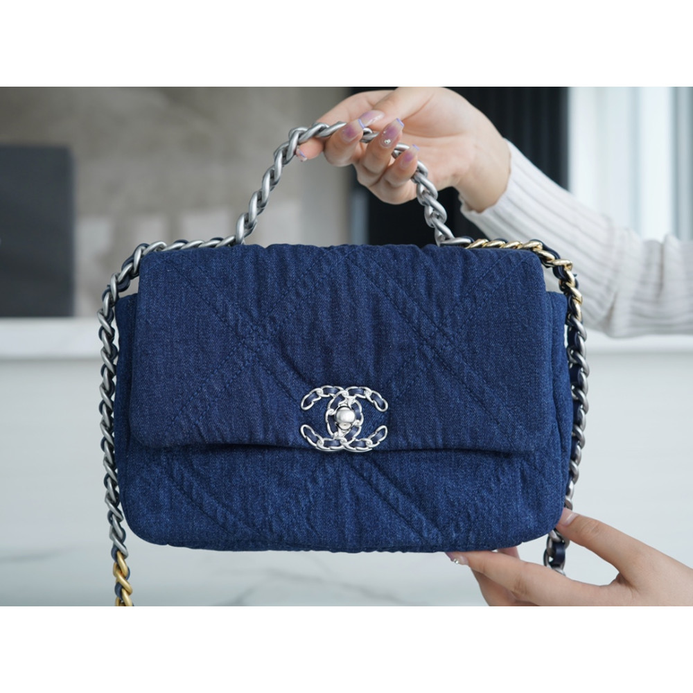 CHANEL SMALL 19 FLAP BAG CHANEL SMALL 19 FLAP BAG