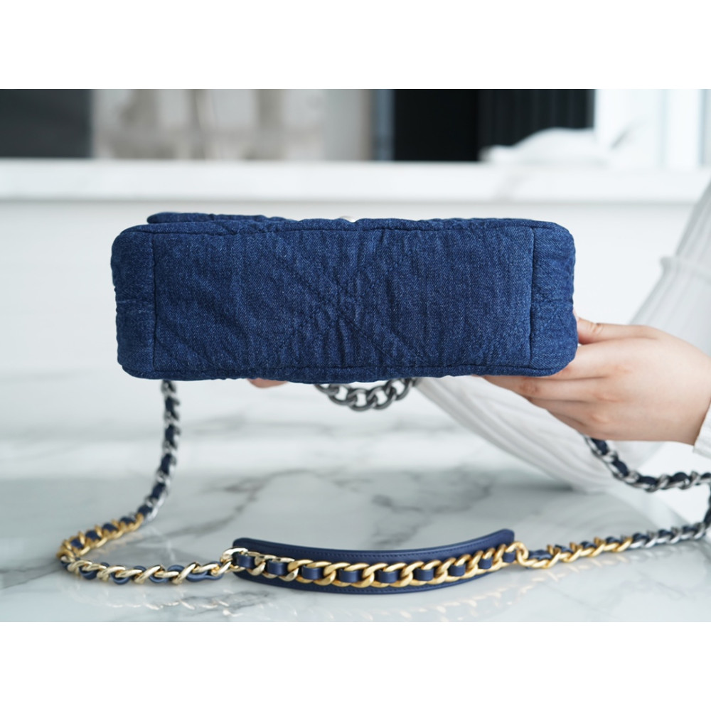 CHANEL SMALL 19 FLAP BAG CHANEL SMALL 19 FLAP BAG
