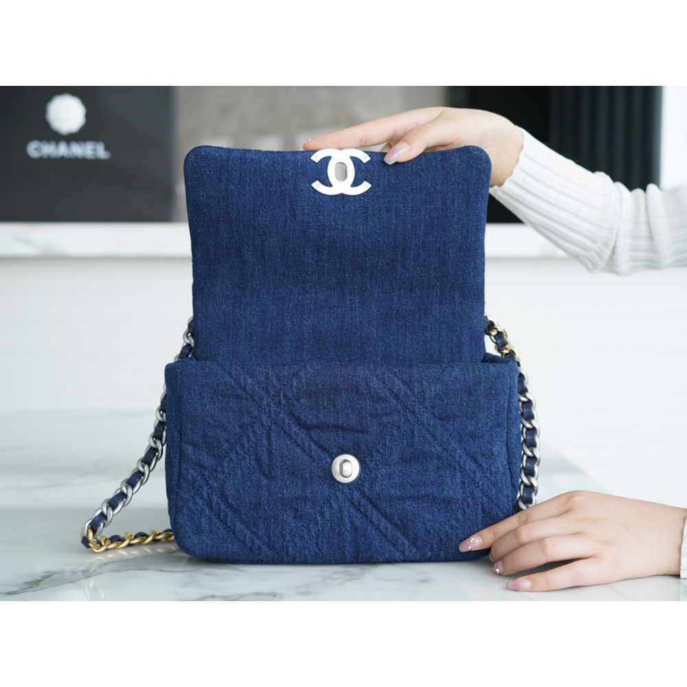 CHANEL SMALL 19 FLAP BAG CHANEL SMALL 19 FLAP BAG