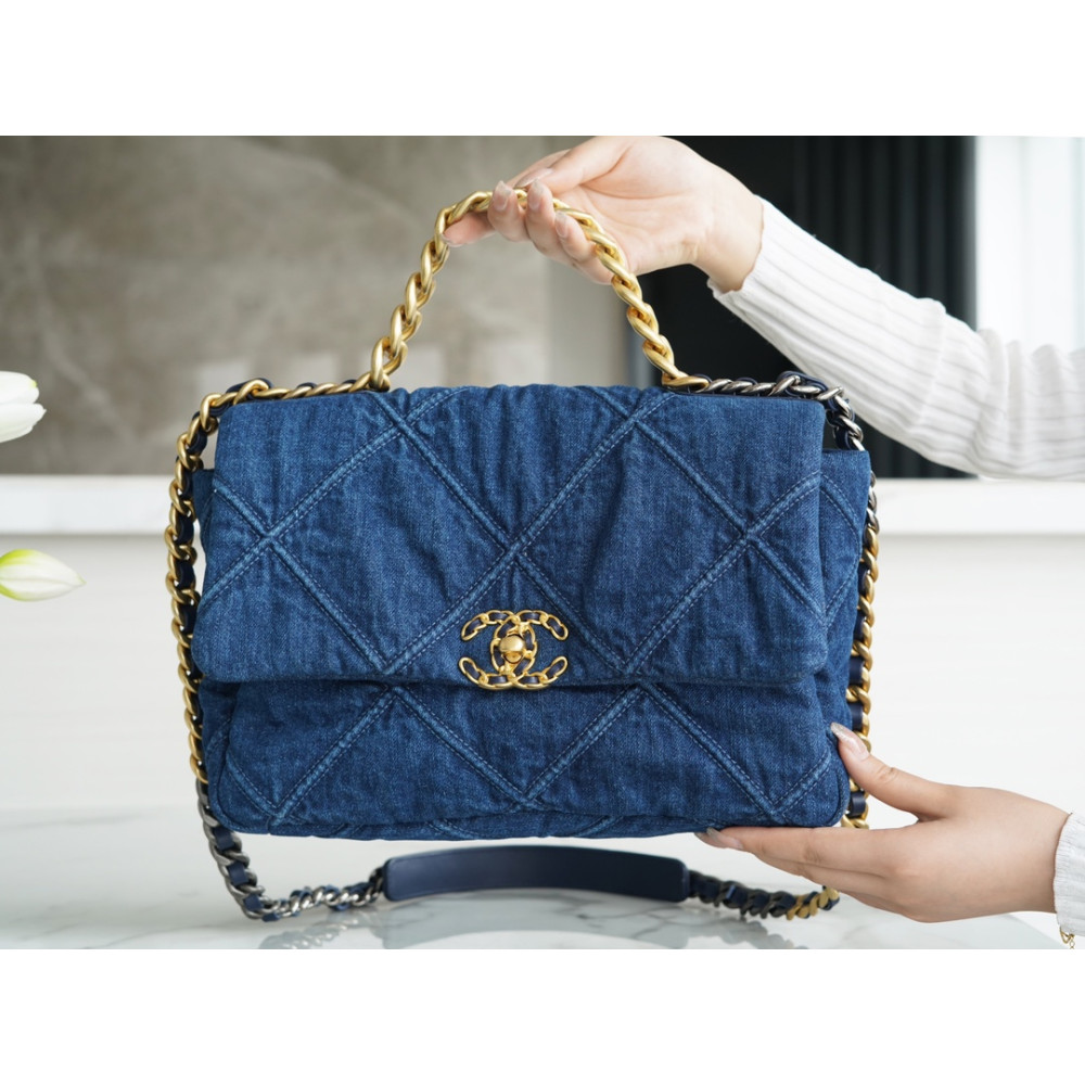 CHANEL MEDIUM 19 FLAP BAG CHANEL MEDIUM 19 FLAP BAG