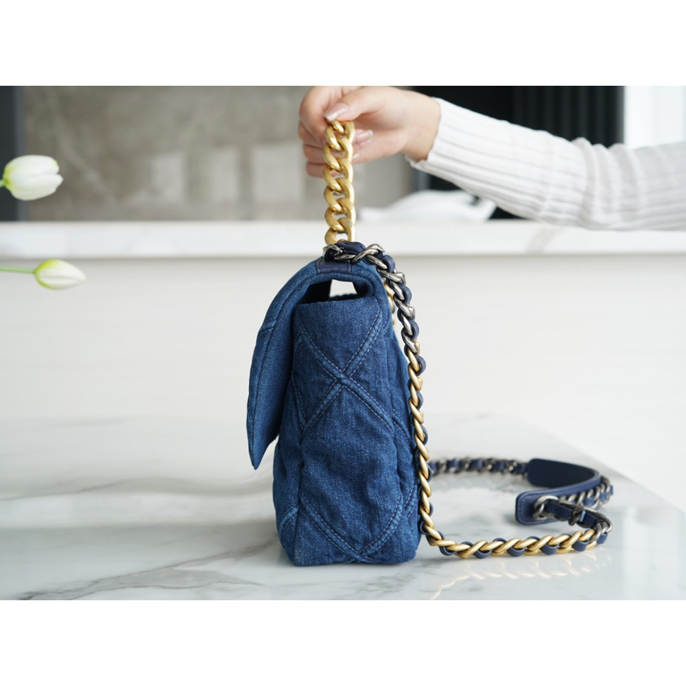 CHANEL MEDIUM 19 FLAP BAG CHANEL MEDIUM 19 FLAP BAG
