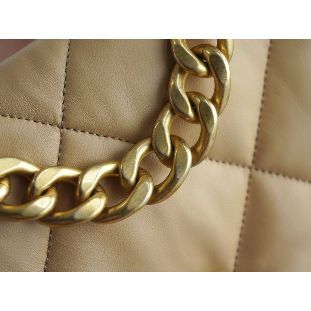 CHANEL MEDIUM 19 FLAP BAG CHANEL MEDIUM 19 FLAP BAG