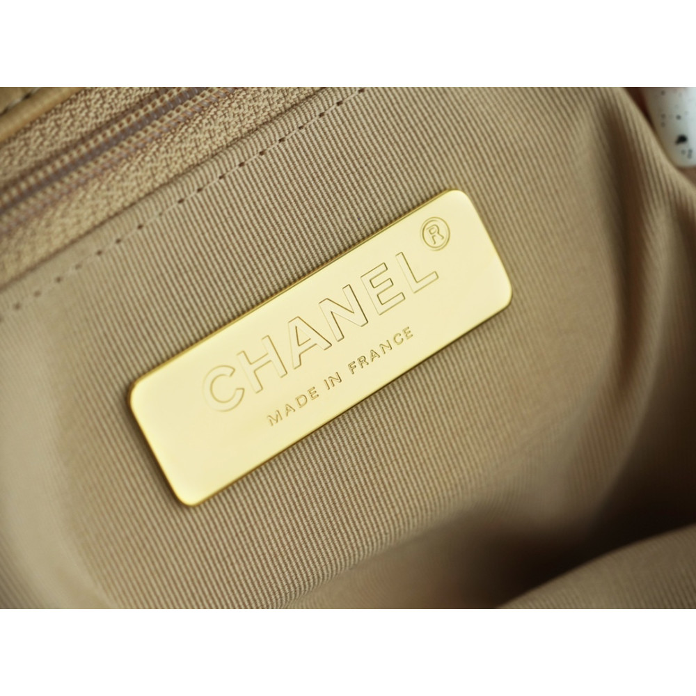 CHANEL MEDIUM 19 FLAP BAG CHANEL MEDIUM 19 FLAP BAG