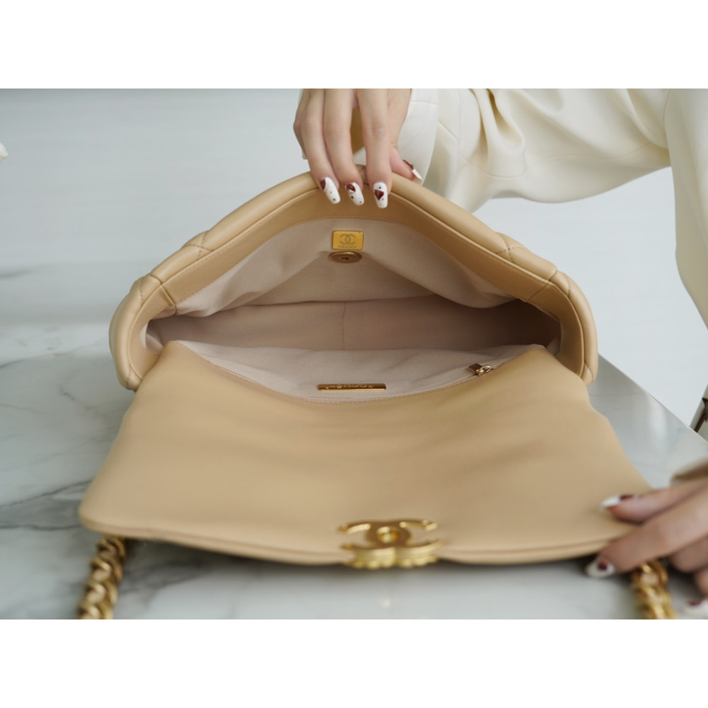 CHANEL MEDIUM 19 FLAP BAG CHANEL MEDIUM 19 FLAP BAG