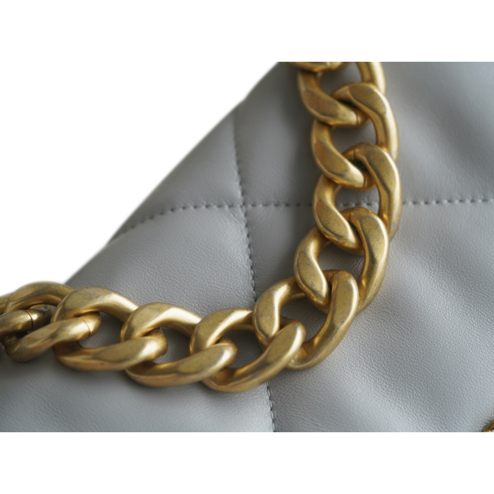 CHANEL MEDIUM 19 FLAP BAG