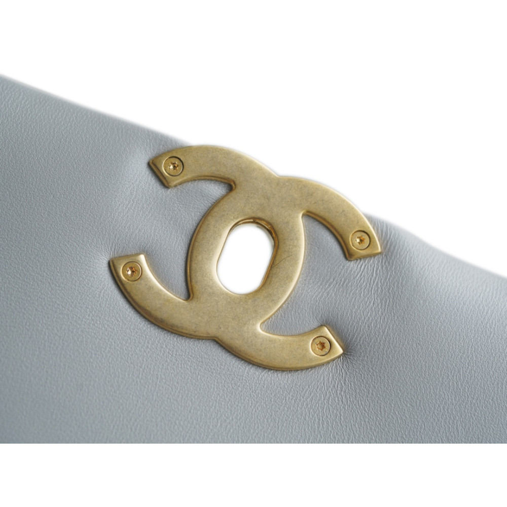 CHANEL MEDIUM 19 FLAP BAG