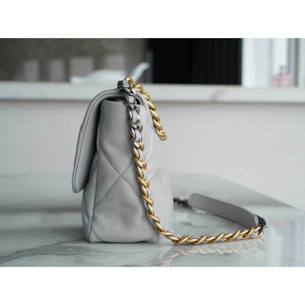 CHANEL MEDIUM 19 FLAP BAG