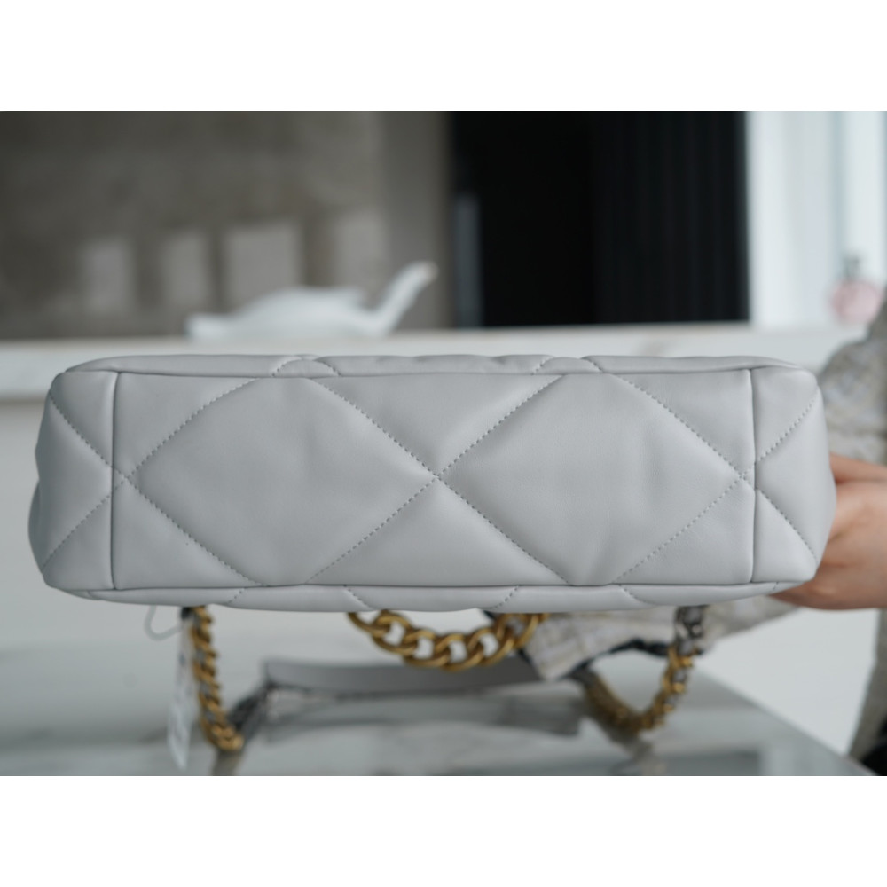 CHANEL MEDIUM 19 FLAP BAG