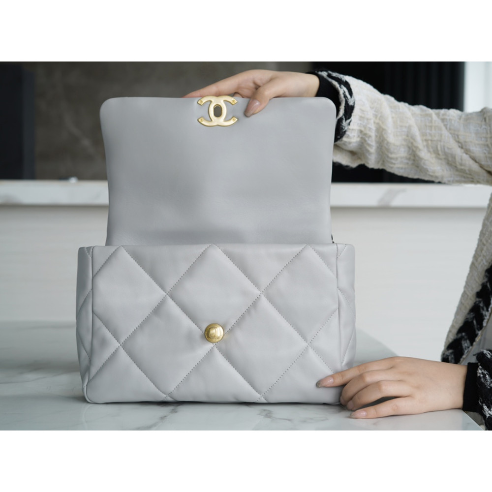 CHANEL MEDIUM 19 FLAP BAG