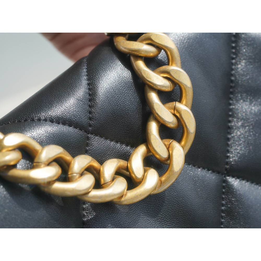 CHANEL MEDIUM 19 FLAP BAG CHANEL MEDIUM 19 FLAP BAG