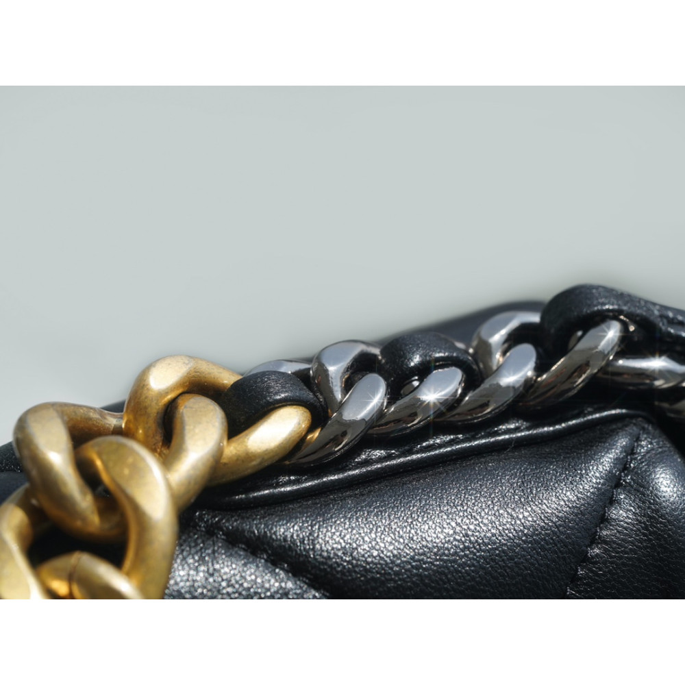 CHANEL MEDIUM 19 FLAP BAG CHANEL MEDIUM 19 FLAP BAG