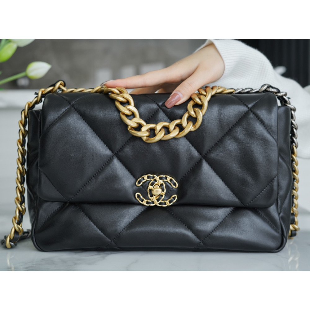 CHANEL MEDIUM 19 FLAP BAG CHANEL MEDIUM 19 FLAP BAG