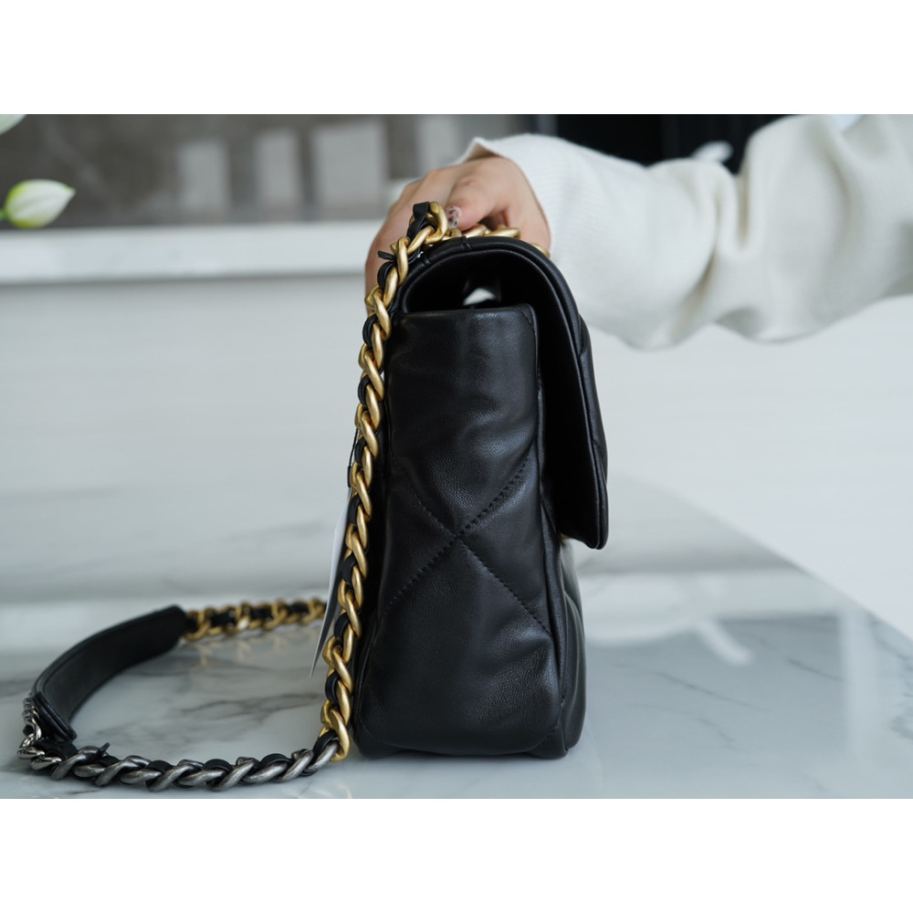 CHANEL MEDIUM 19 FLAP BAG CHANEL MEDIUM 19 FLAP BAG