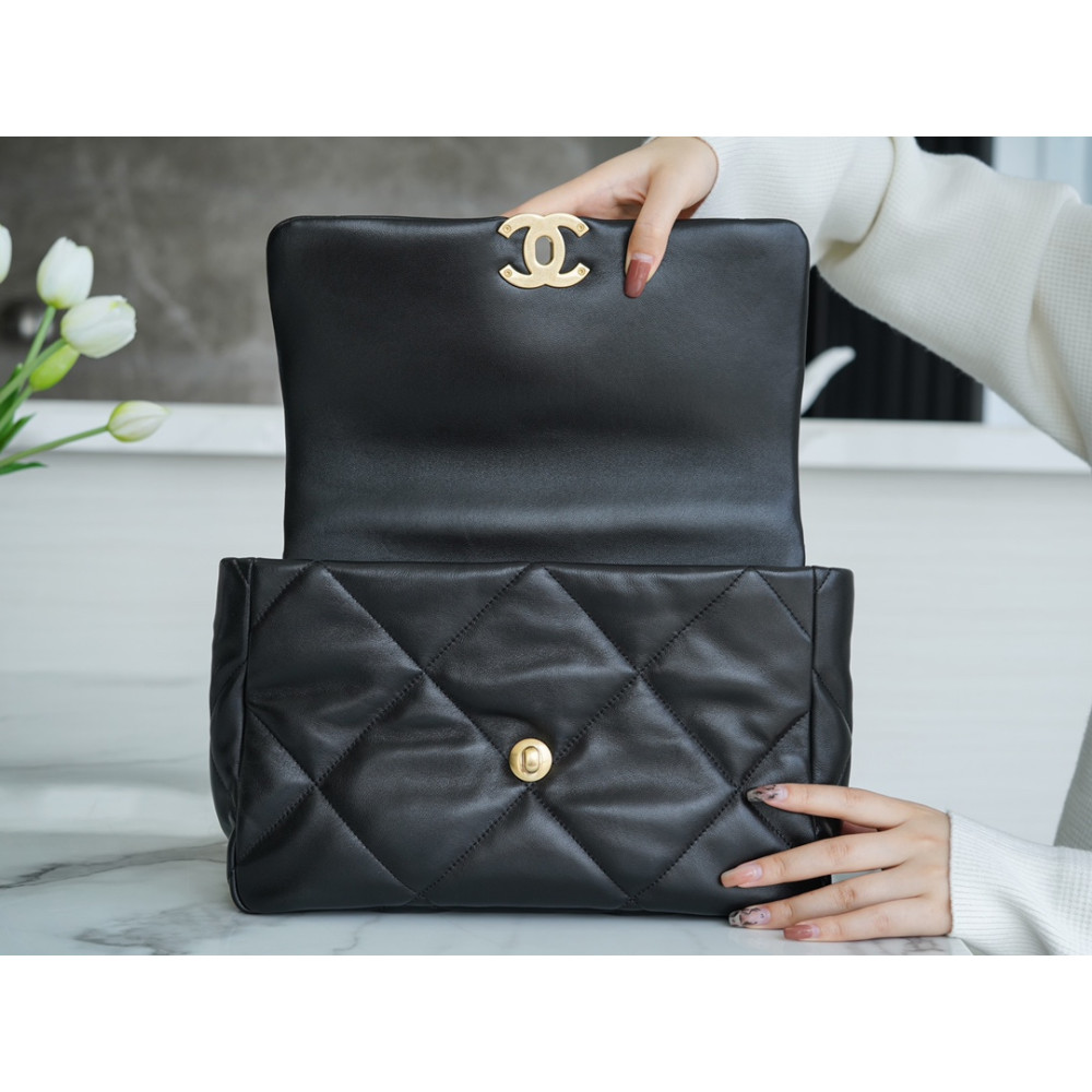 CHANEL MEDIUM 19 FLAP BAG CHANEL MEDIUM 19 FLAP BAG