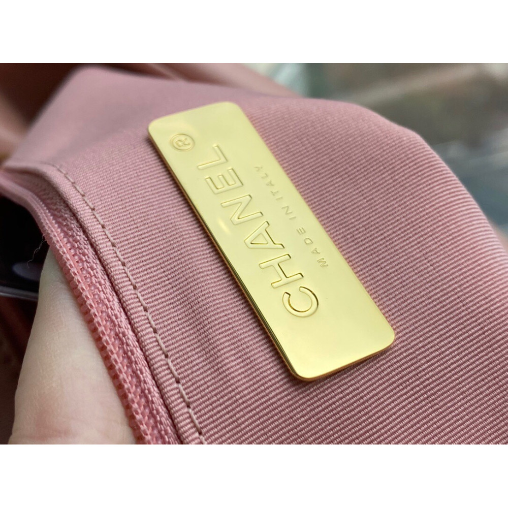 CHANEL MEDIUM 19 FLAP BAG